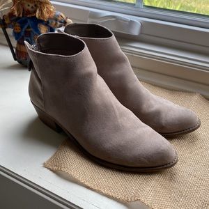 DV8 Cory Bootie Sz 8